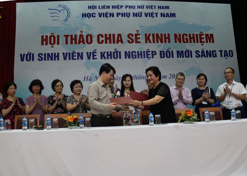 Lễ ký kết hợp tác: Học viện Phụ nữ Việt Nam & Hội nữ DN nhỏ v� vừa TP H� Nội